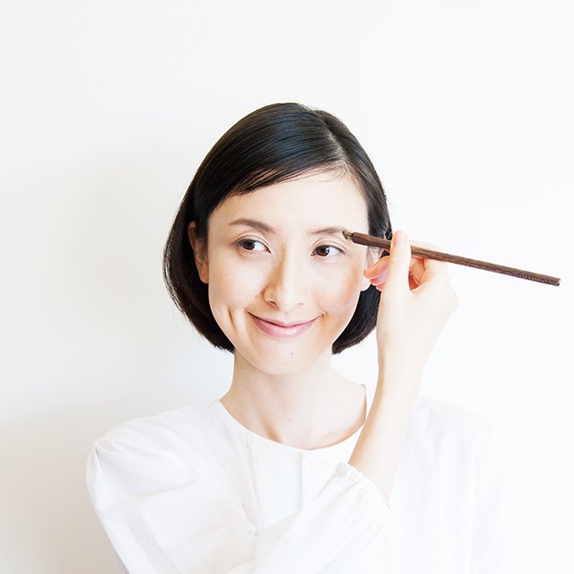 Angled brow Brush