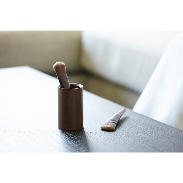 SUVÉ  Brush stand